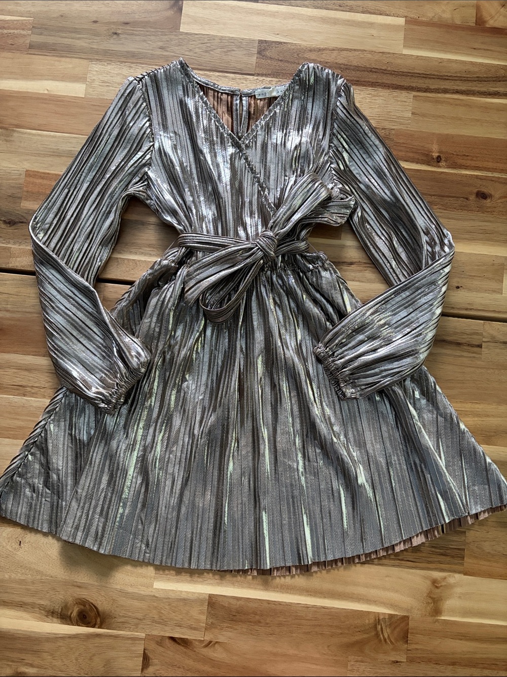 Like New Copper Key Metallic Pleated Silver/Gold Dress with Sash